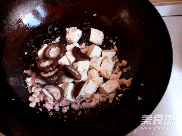 Spinach and Shrimp Tofu Soup recipe