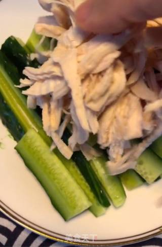 Cucumber Shredded Chicken recipe