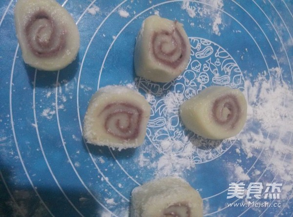Red Bean Paste with Coconut Glutinous Rice Rolls recipe