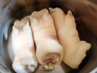 Homemade Braised Pork Knuckles recipe