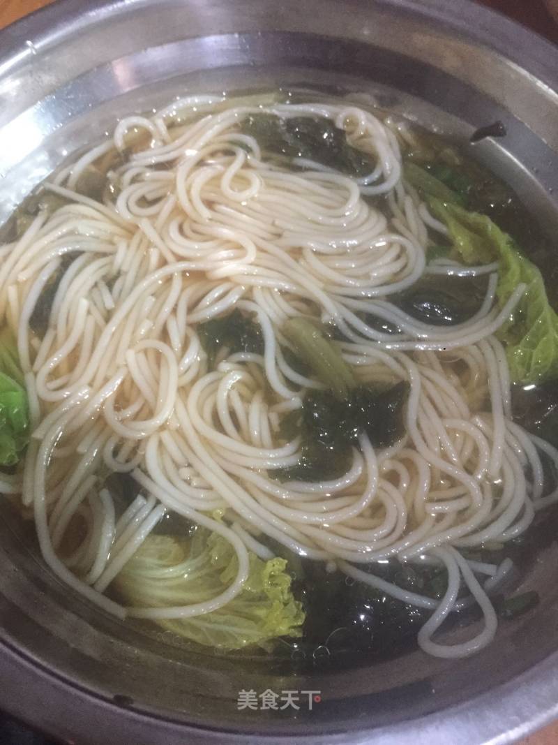 Boiled Rice Noodles with Cabbage recipe