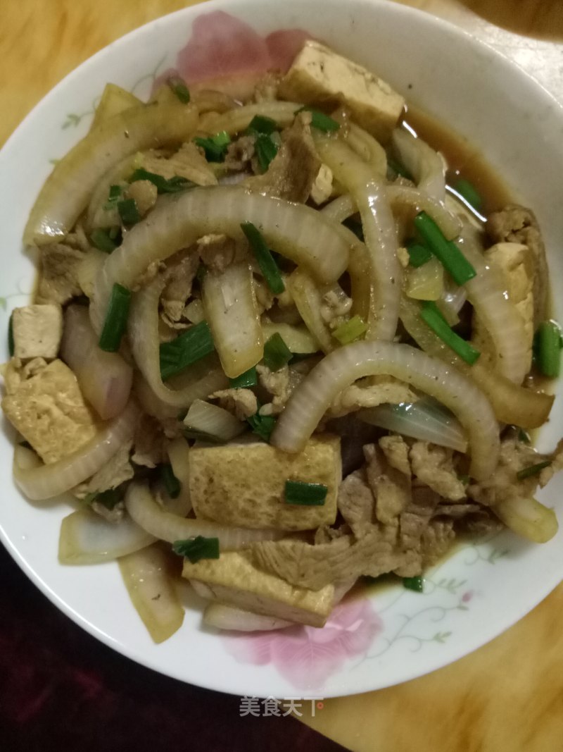 Fried Pork with Onion Tofu