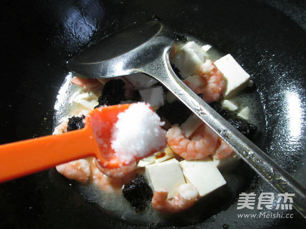 Tofu with Seaweed and Shrimp recipe