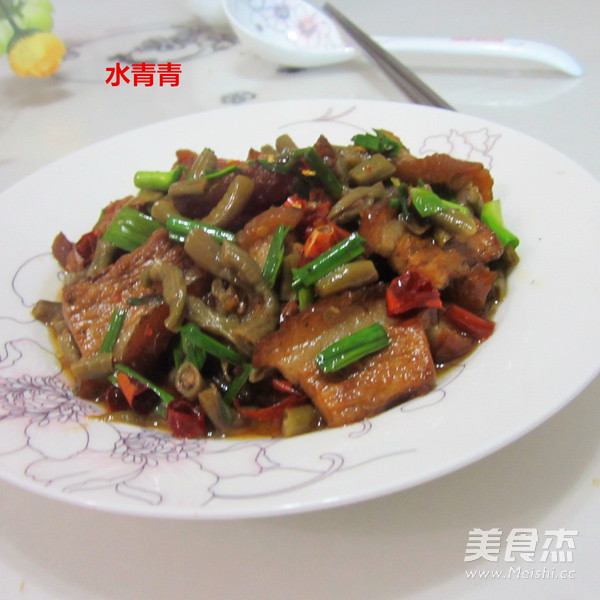 Stir-fried Dongpo Pork with Sour Beans recipe