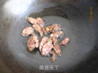 Stir-fried Fungus with Sausage recipe