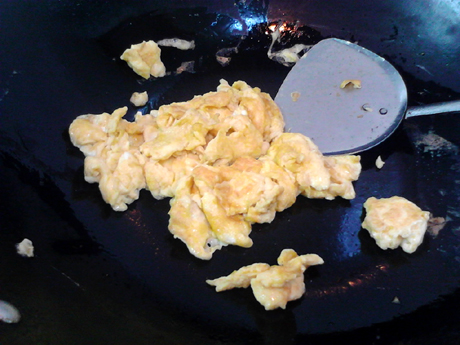 Scrambled Eggs with Lily recipe