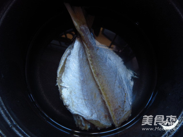 Steamed Dried Fish recipe