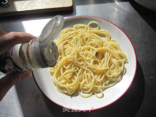 Classic Western-style Simple Meal [pasta with Cheese and Meat Sauce] recipe