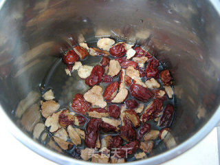 Soy Milk with Soy Beans, Peanuts and Red Dates recipe