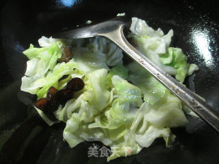 Stir-fried Pork Liver with Black Fungus and Cabbage recipe