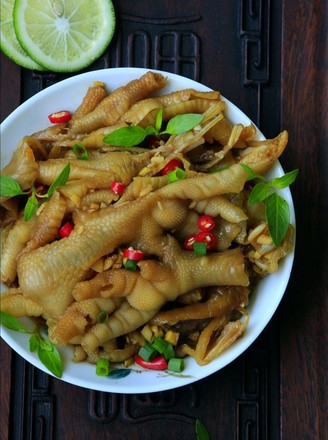Hot and Sour Chicken Feet without Bone