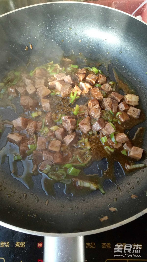 Fried Rice with Black Pepper Diced Pork recipe