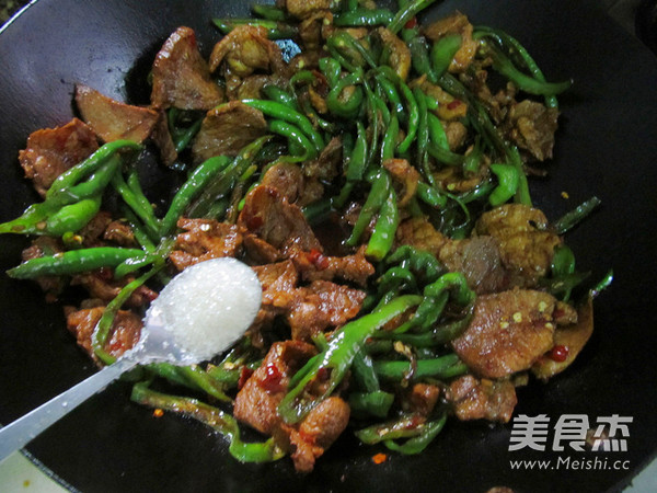 Fried Pork with Chili recipe