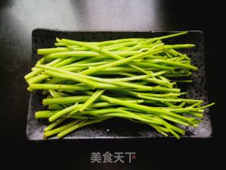 Stir-fried Water Spinach Stems recipe