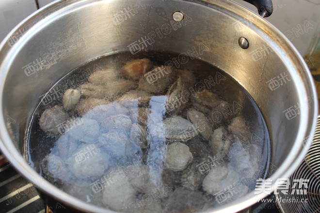 Braised Clams with Wine recipe