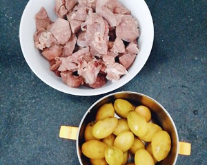 An Olive Pig Lung Soup that Moisturizes The Throat and Clears The Lungs, Standard for Chaoshan People, with Simple Ingredients recipe