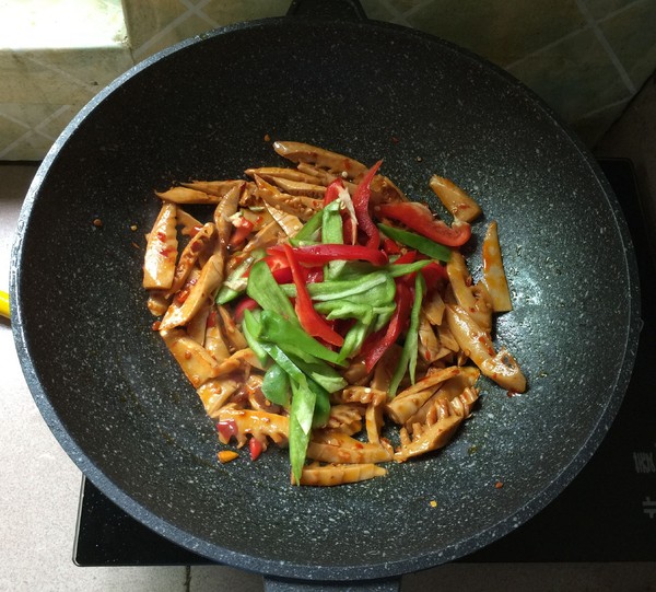 Stir-fried Lean Pork with Spring Bamboo Shoots recipe
