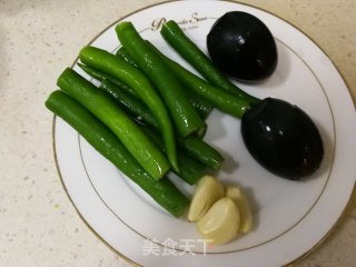 Preserved Eggs with Green Peppers recipe