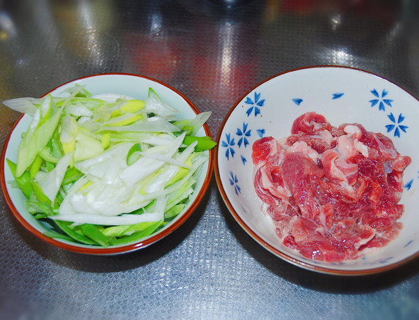 Stir-fried Lamb with Scallions recipe