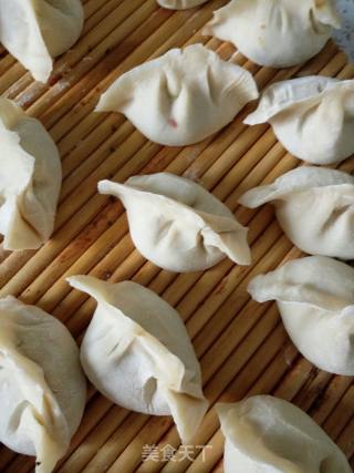 Watermelon Skin Dumplings (fungus, Carrot, Beef~) Three-color Dumplings recipe