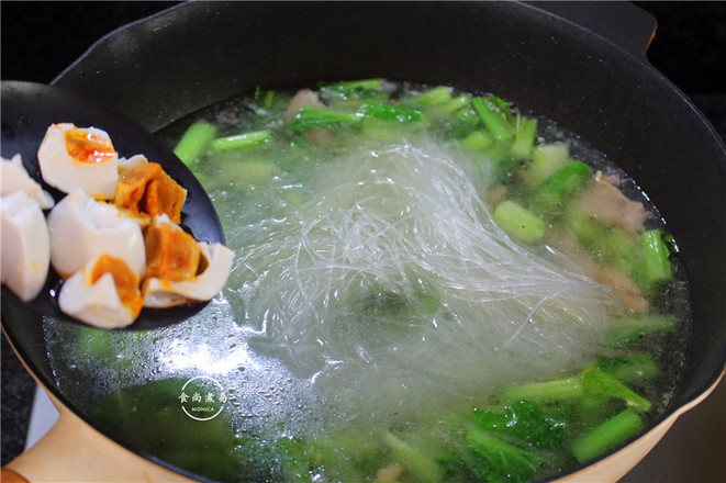 Boiled Vermicelli with Salted Egg and Mustard Greens recipe