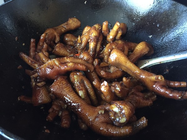 Braised Chicken Feet with Pepper Oil recipe