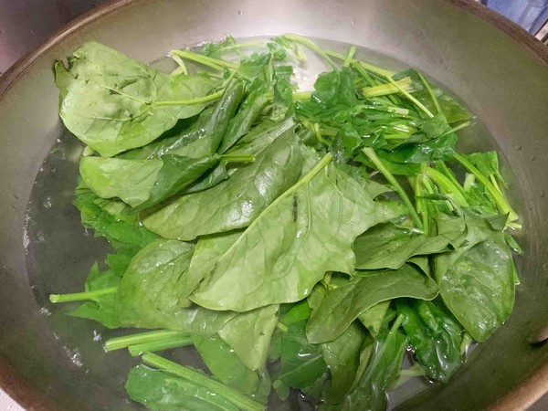 Spinach and Pork Liver Soup recipe