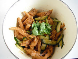 Side Dishes with Wine-cucumber with Chicken Feet recipe