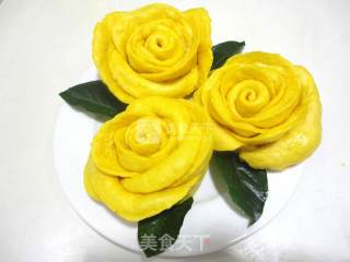 Pumpkin Yellow Rose Buns recipe