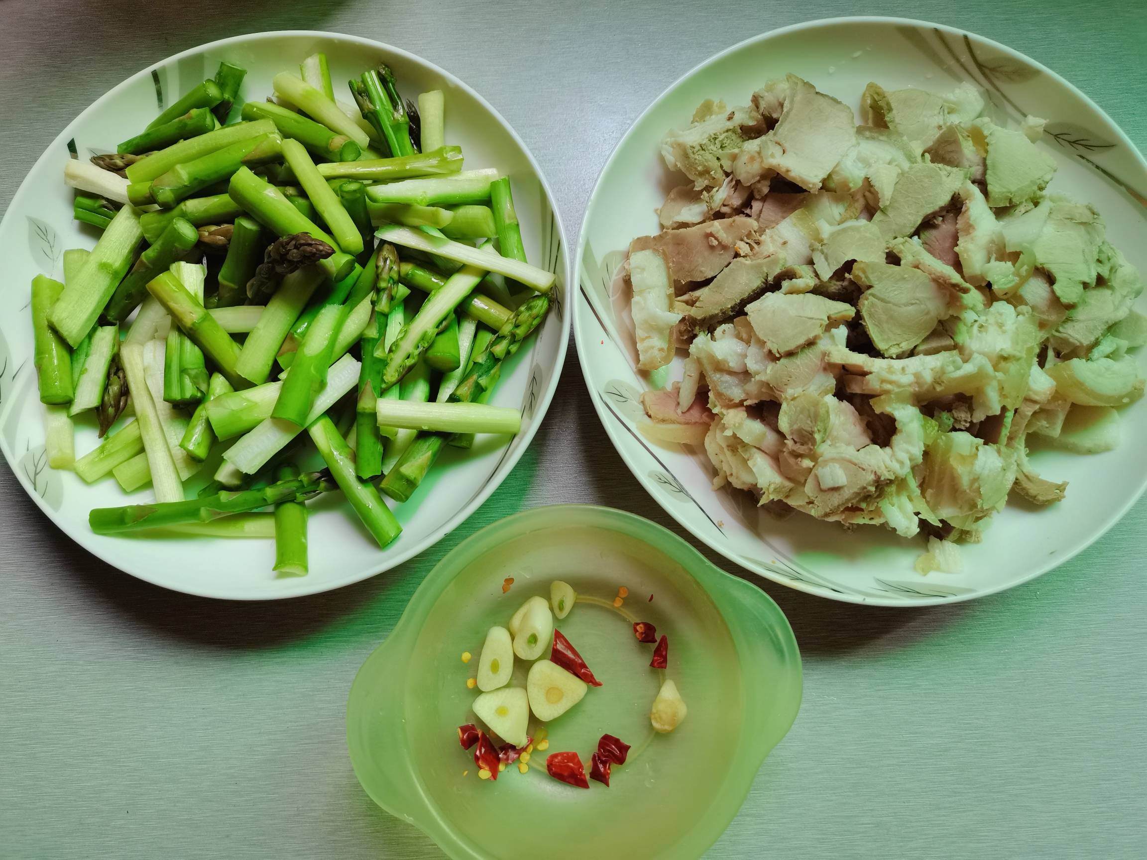 Stir-fried Pork with Green Asparagus recipe