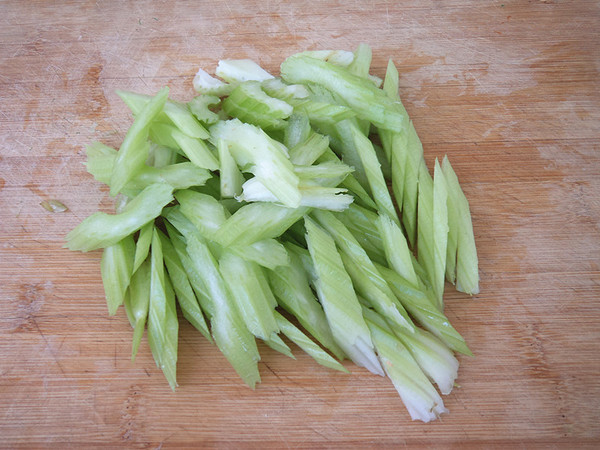Stir-fried Celery with Hericium recipe