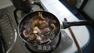 Braised Mushrooms with Duck Feet recipe