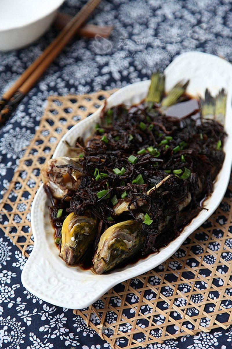 Steamed Porcupine Fish with Plum Cabbage recipe