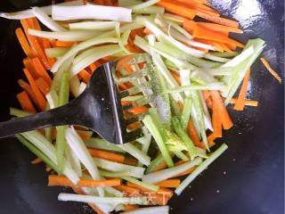Celery Stir-fried Carrots recipe