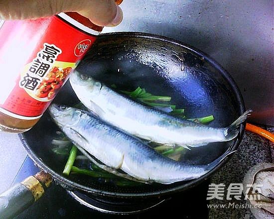 Braised Herring with Scallions recipe