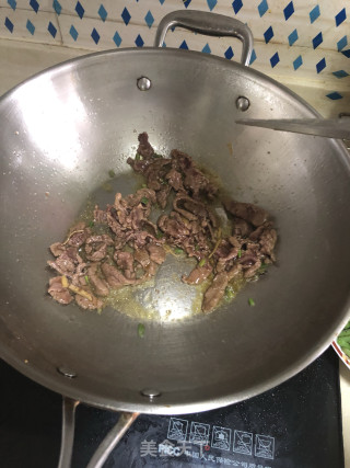 Fresh and Fragrant Three-color Shredded Beef recipe