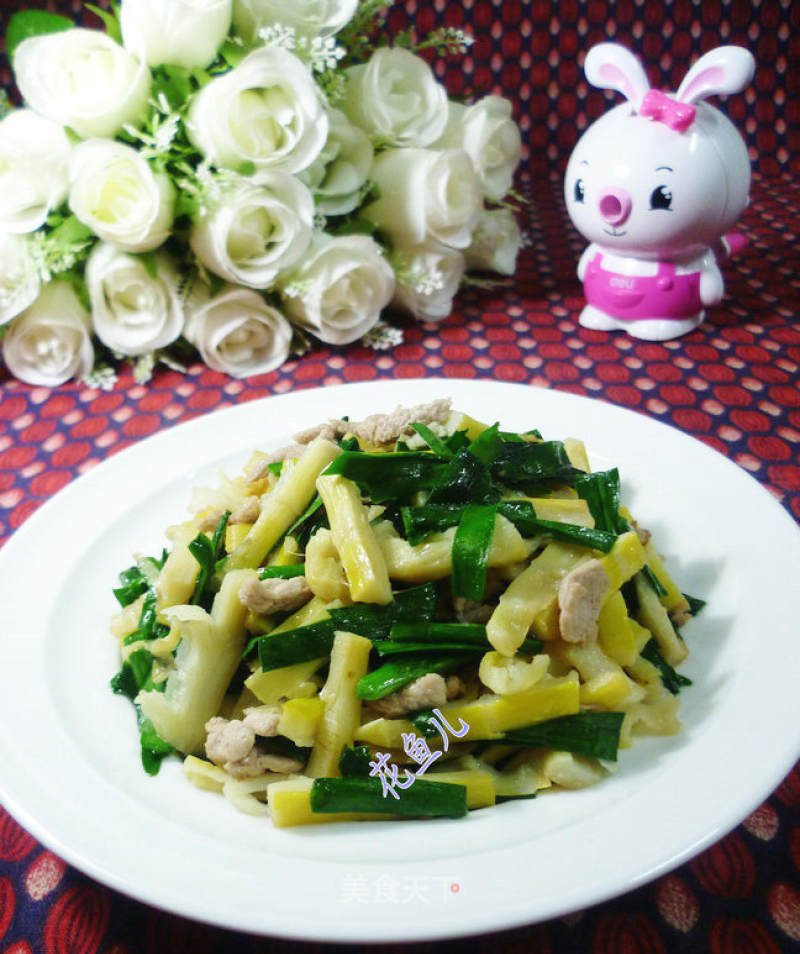 Stir-fried Lamb Tail Bamboo Shoots with Homemade Lean Pork recipe