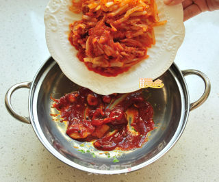 A Must-have Hot and Sour Appetizer in Early Spring [korean Kimchi Beef Rolls] recipe