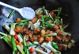 Stir-fried Beef Tendon with Garlic recipe