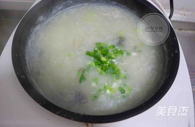 Warm Stomach Congee with Preserved Egg and Lean Pork recipe