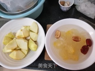 Apple Series Three: Sweet Soup with Apple, Yam and Tremella recipe