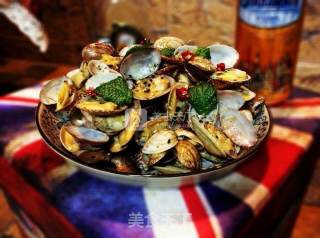 Stir-fried Spicy Clams recipe