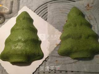Matcha Yogurt Christmas Tree Cake recipe