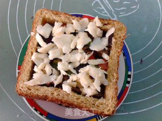 Baked Black Pepper Beef Toast Box recipe