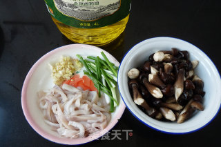 Stir-fried Shredded Squid with Agaricus recipe