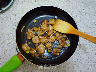 Stir-fried Pork Belly with Cabbage Fungus recipe