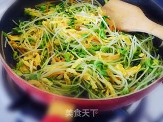 [yiru's Private Room Quick-hand Stir-fry] Zero Skills to Create Beauty and Beauty, Cheap Stir-fry---black Bean Sprouts Scrambled Eggs recipe