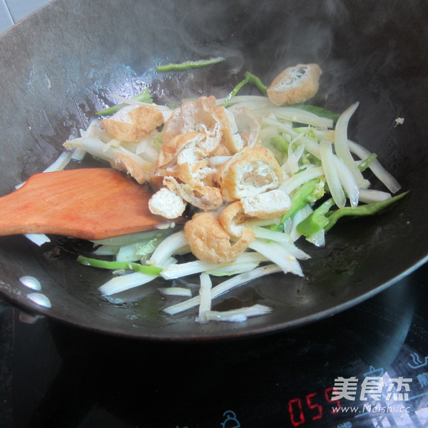 Stir-fried Tofu Shreds with Cabbage Stems recipe