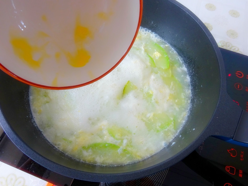 Horn Melon and Egg Soup recipe