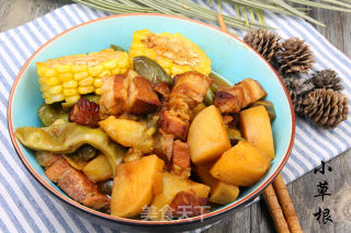 Braised Pork and Vegetable Stew in A Large Pot recipe